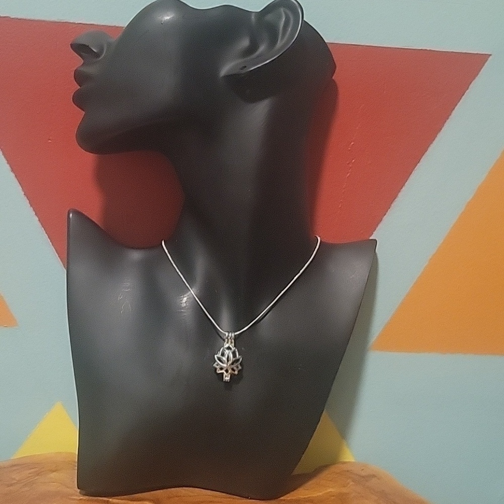 New Lotus Pearl Cage Necklace 18 Inch Chain Silver